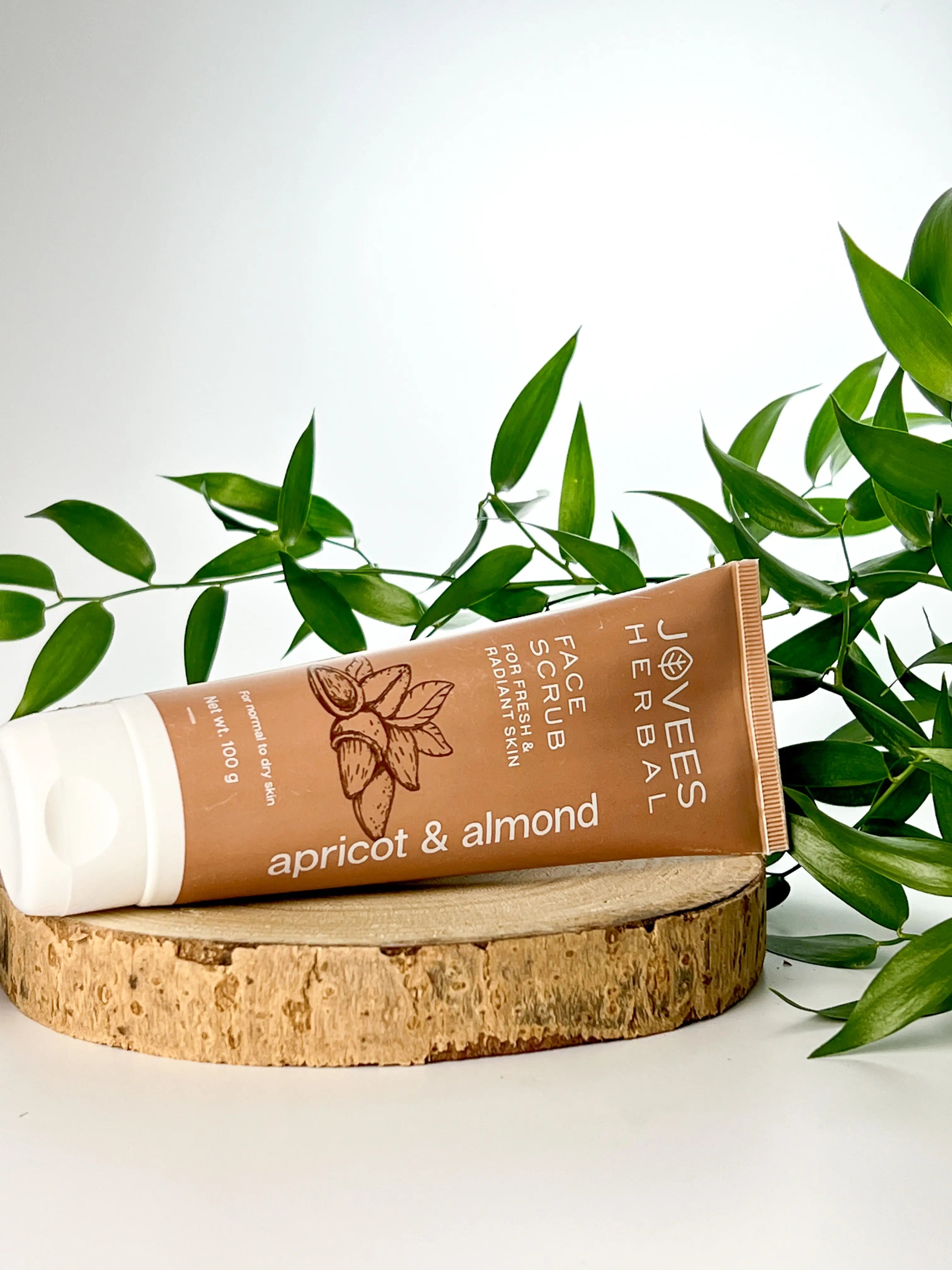 Jemný peeling s meruňkovým a mandlovým olejem – exfoliace a výživa