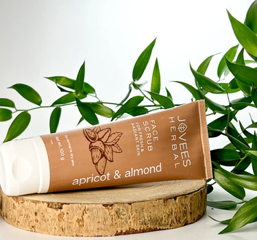 Jemný peeling s meruňkovým a mandlovým olejem – exfoliace a výživa