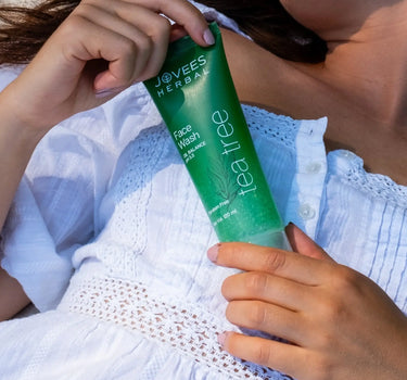 Tea Tree Čistící Gel – Pro mastnou a problematickou pleť