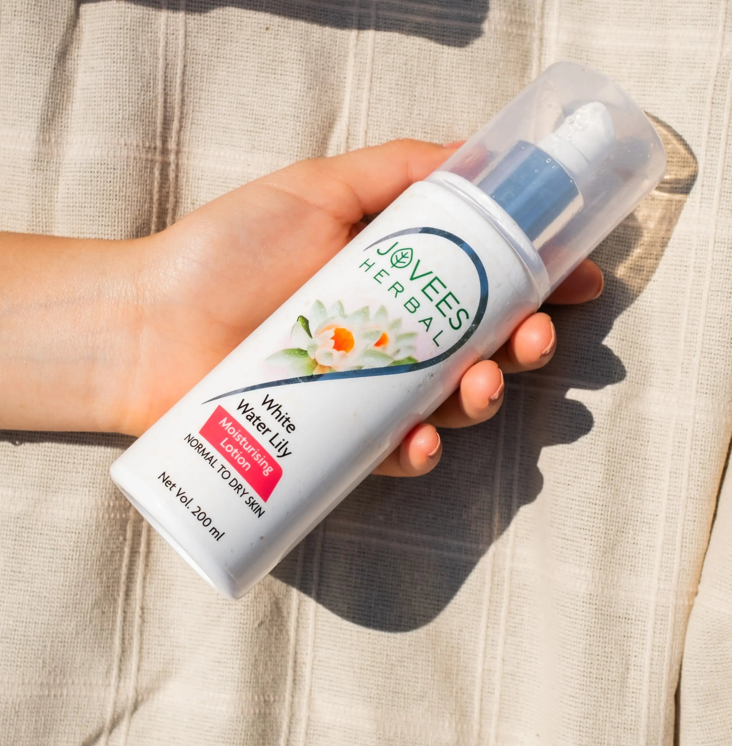 White Water Lily Facial Milk – Deep Hydration & Protection for Sensitive Skin